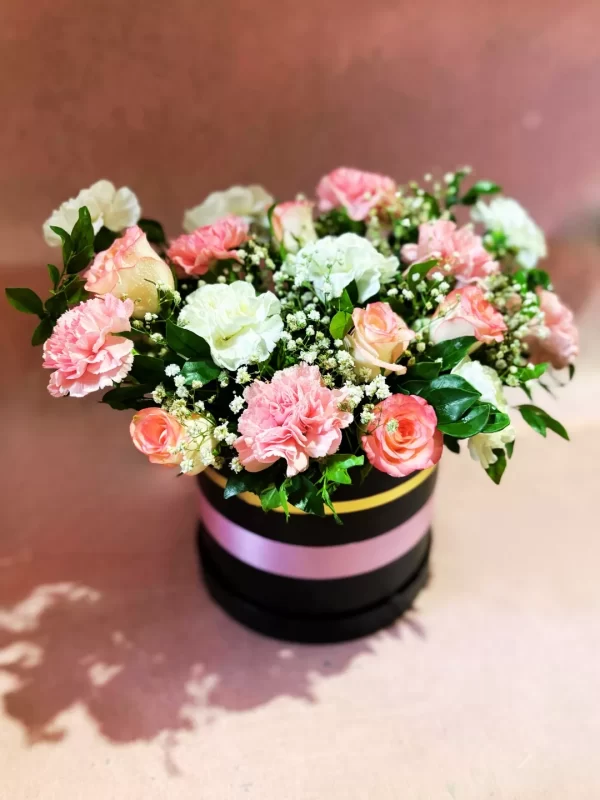 4-6915a0a804c07 Elegant Pink & White Floral Box Arrangement