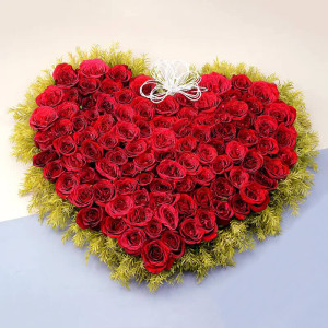 GW-00161 100 Red Roses Grand Heart-Shaped Premium Arrangement