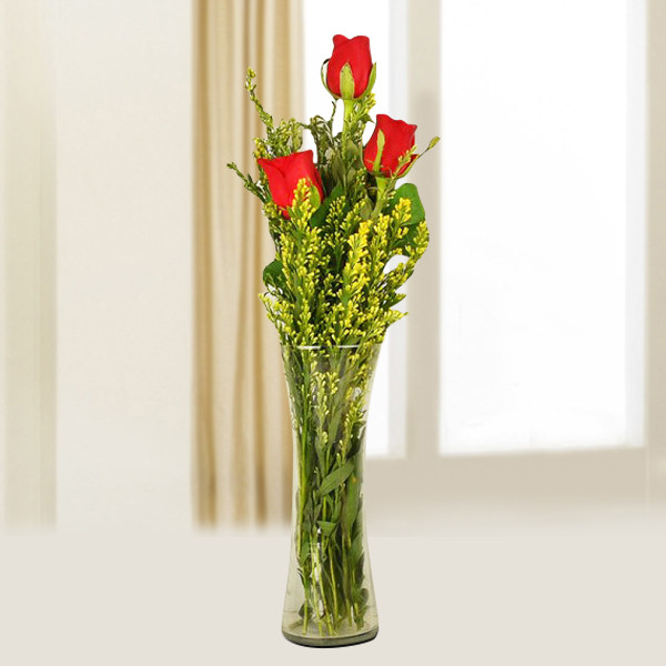 GW-0041 3 Red Roses in Tall Glass Vase Arrangement