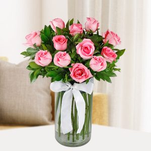 12 Pink Roses in Elegant Glass Vase