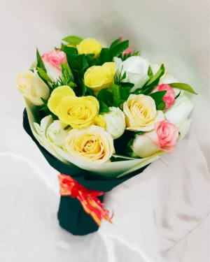 15 Mixed Color Roses Hand Bouquet