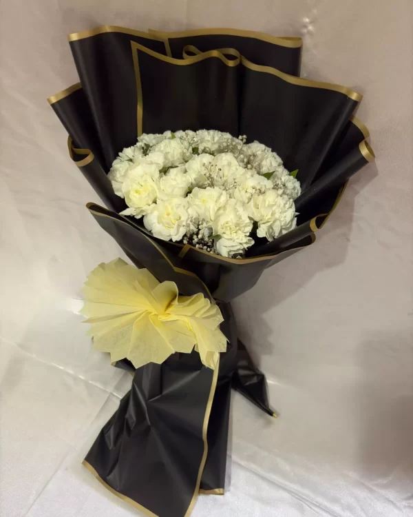 20 White Carnations Luxury Hand Bouquet