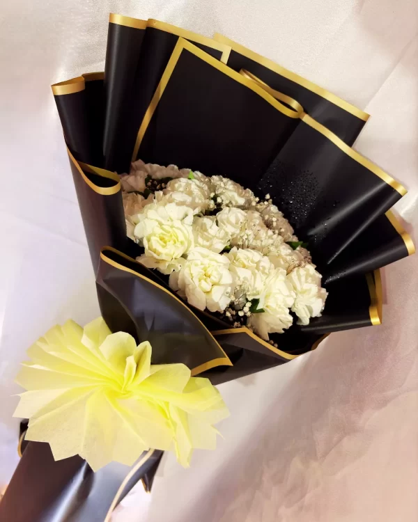 20 White Carnations Luxury Hand Bouquet