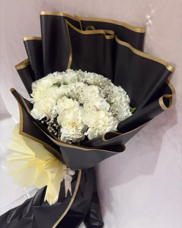20 White Carnations Luxury Hand Bouquet