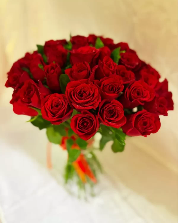 30 Red Roses Glass Vase Bouquet