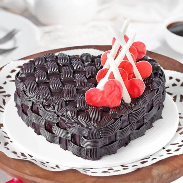 Heart Shape Chocolate Basket Weave Cake