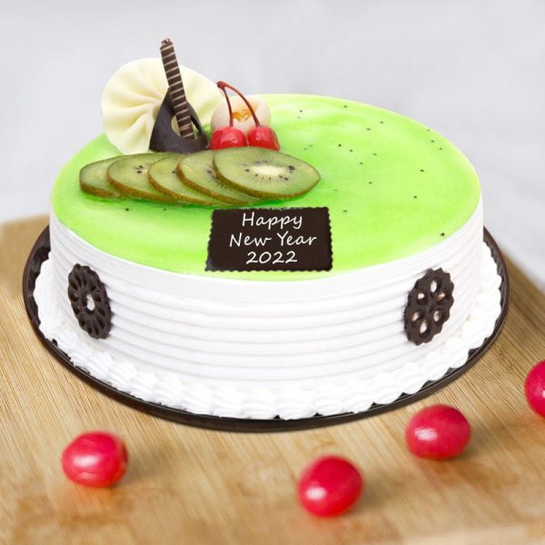 Fresh Kiwi Fruit Cream Cake with Toppings