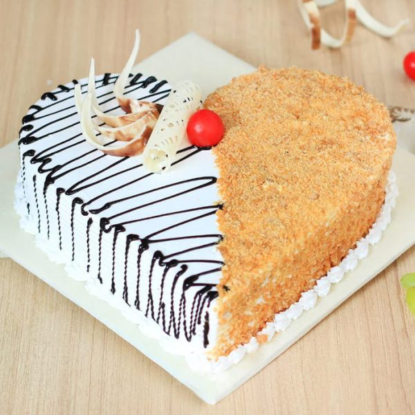 Half Crunch Heart Cake with White Cream