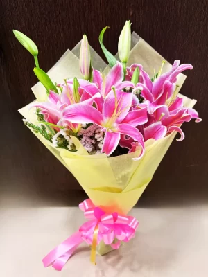 gw-00238-2-69834702ee2b6 5 Pink Lily Hand Bouquet